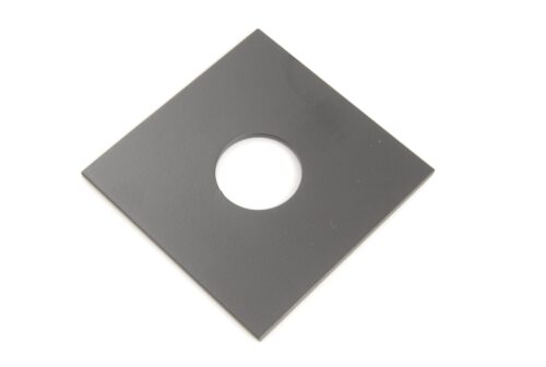 Linhof 23 Lens Board. 74mm x 82mm; Copal #1 - 41.6mm. Graded: NEW [#084.1]
