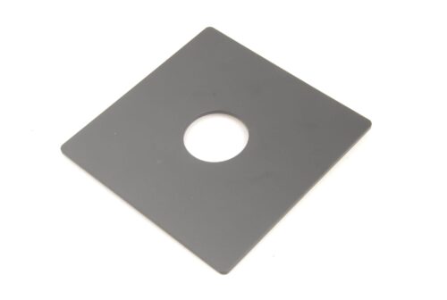 DeVere Lens Board. 142mm x 142mm; Copal #1 – 41.6mm. Graded: NEW [#090.1]