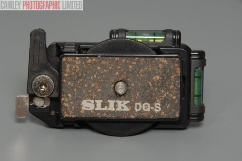 Velbon Slik Quick Tripod Shoe DQ-S with Spirit Level. Graded: EXC+ [#10692]