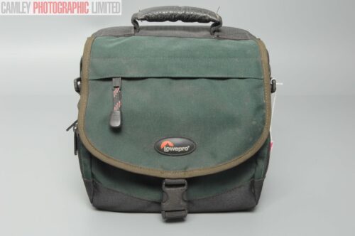 LowePro Nova 2 Padded Nylon Camera Bag for DSLR. Graded: EXC [#11069]